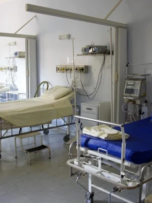 Jak wybrać łóżko rehabilitacyjne do wynajmu w Warszawie